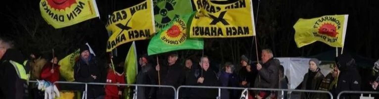 В Германии началась масштабная перевозка радиоактивных отходов