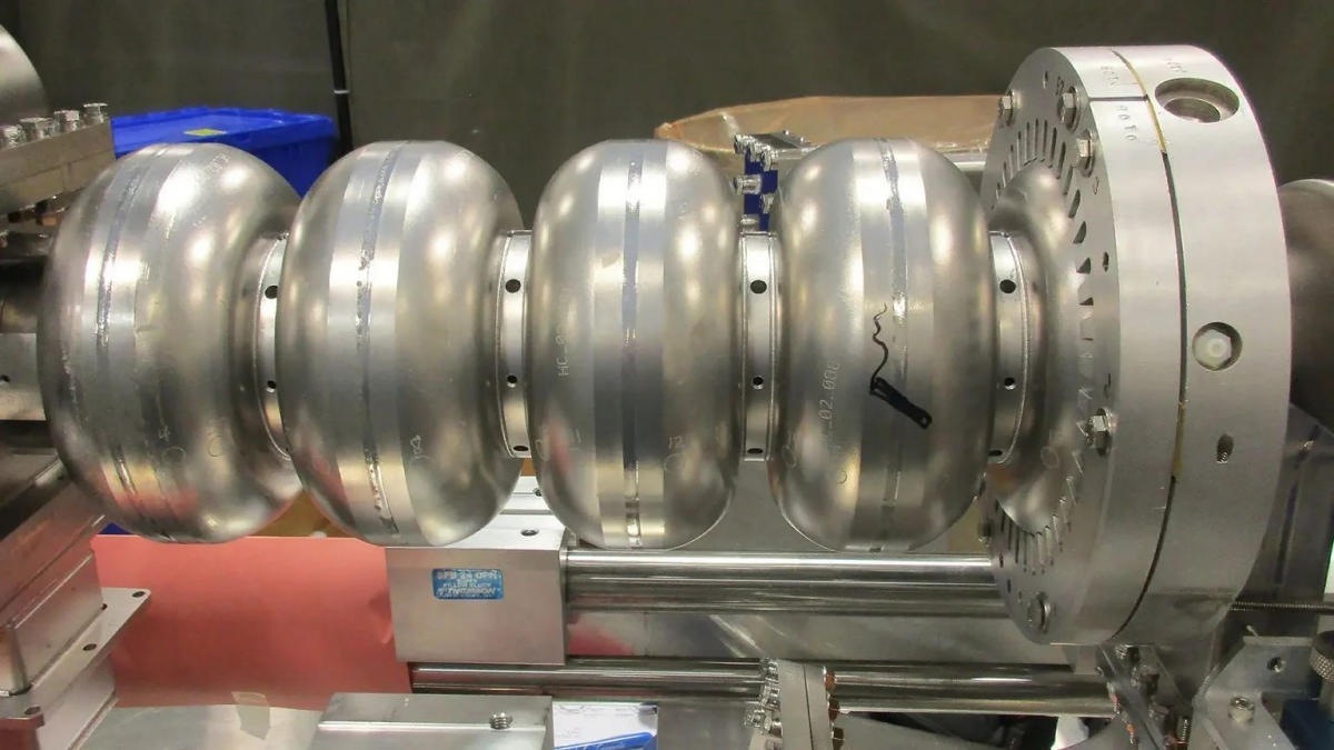 Ускорители и магнетроны ускорят утилизацию отработавшего ядерного топлива Ускорители и магнетроны ускорят утилизацию отработавшего ядерного топлива