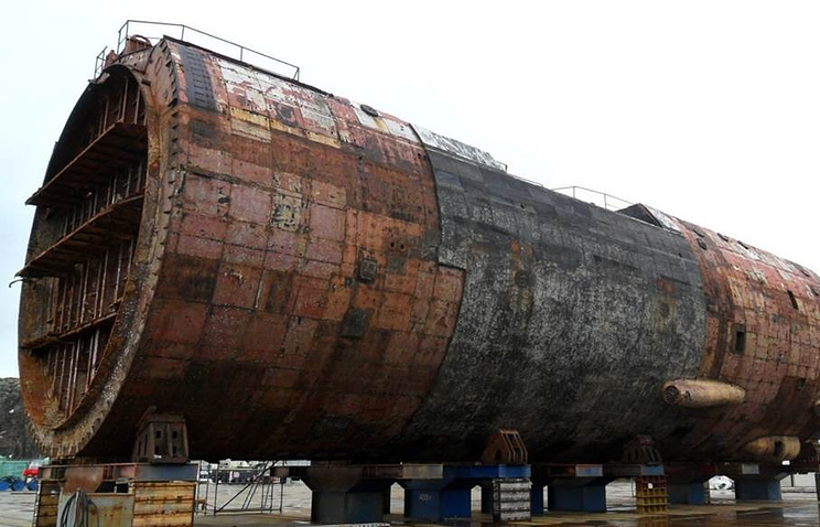 Списанные атомные подводные лодки будут взрывать