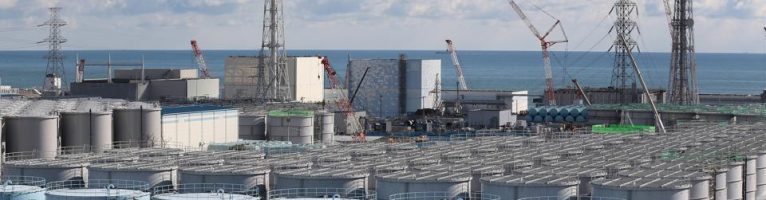 Радиоактивную воду с аварийной японской АЭС сольют в океан