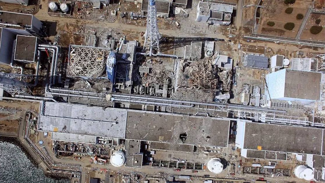 На АЭС «Фукусима» радиоактивный мусор вывалился из ржавого контейнера